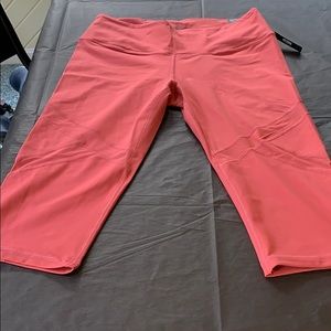 VSX | NWT | Knockout Crop w/ Mesh Panels